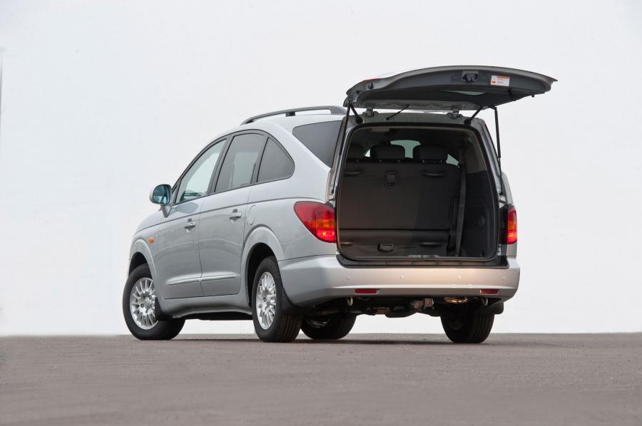  SsangYong Rodius 2012 года  (фото 4 из 6)